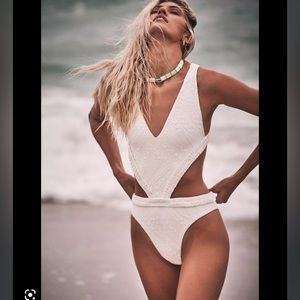 Devon Windsor Yara One-piece white zebra Small